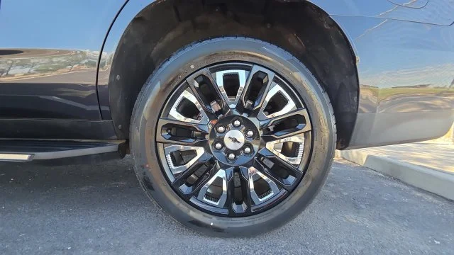 Used 2023 Gray Chevrolet LT image 26