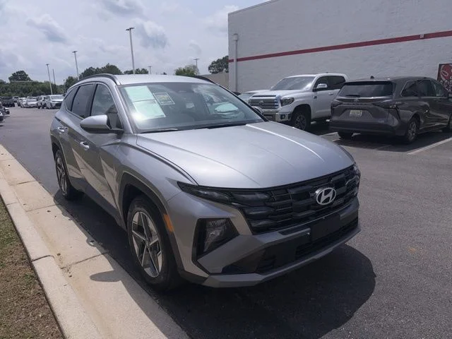 Used 2025 Silver Hyundai SEL image 1