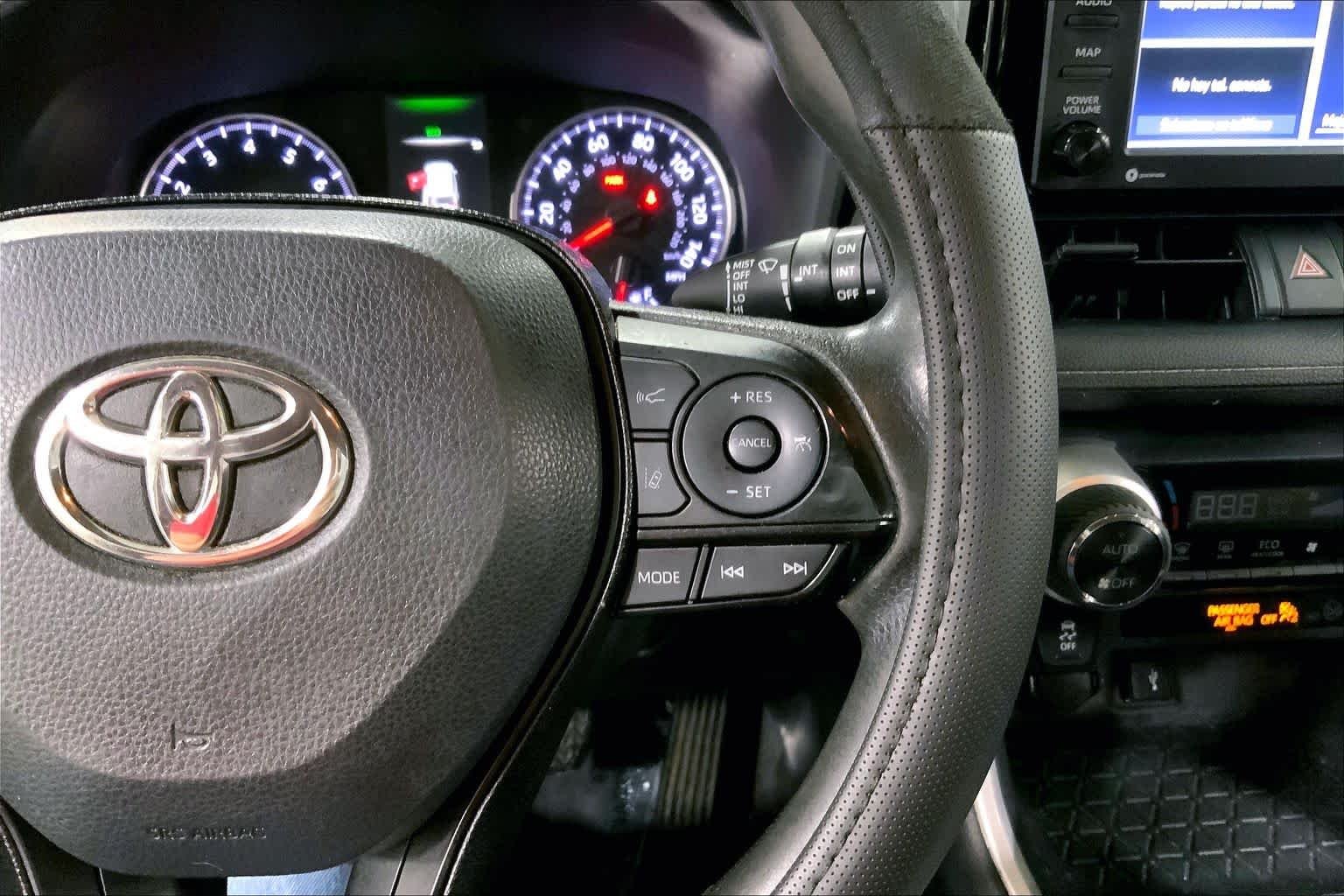 Used 2020 Midnight Black Metallic Toyota XLE image 25