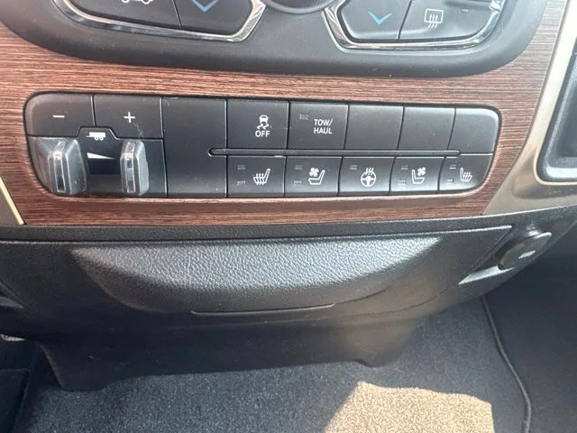 Used 2019 Patriot Blue Pearlcoat Ram Laramie image 20