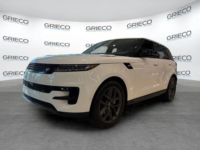 Used 2024 Fuji White Land Rover SE image 3