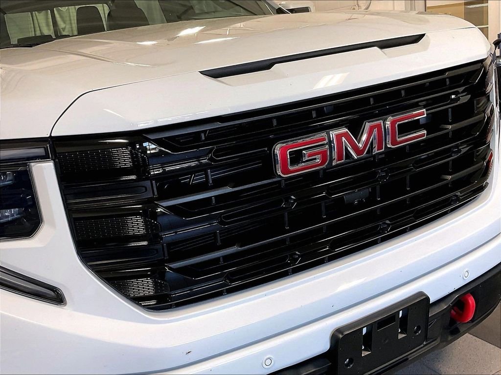 Used 2025 White GMC Elevation image 33