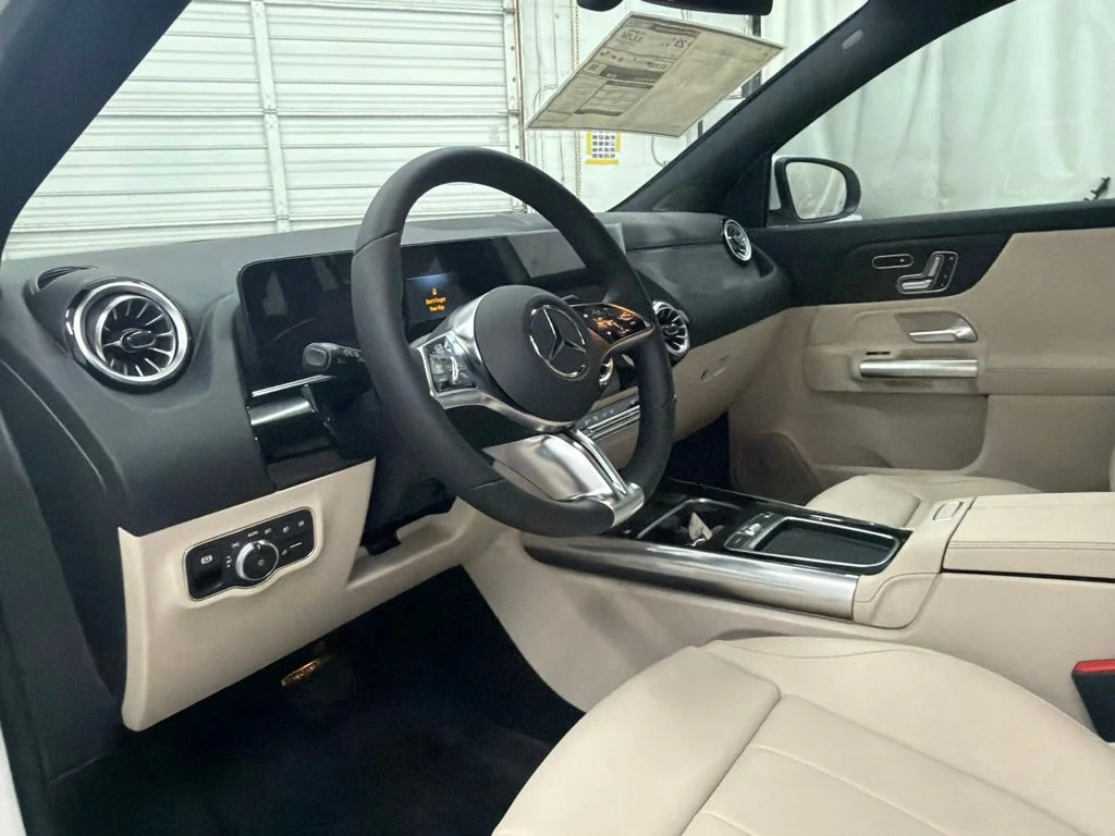 New 2026 White Mercedes-Benz GLA 250 image 12