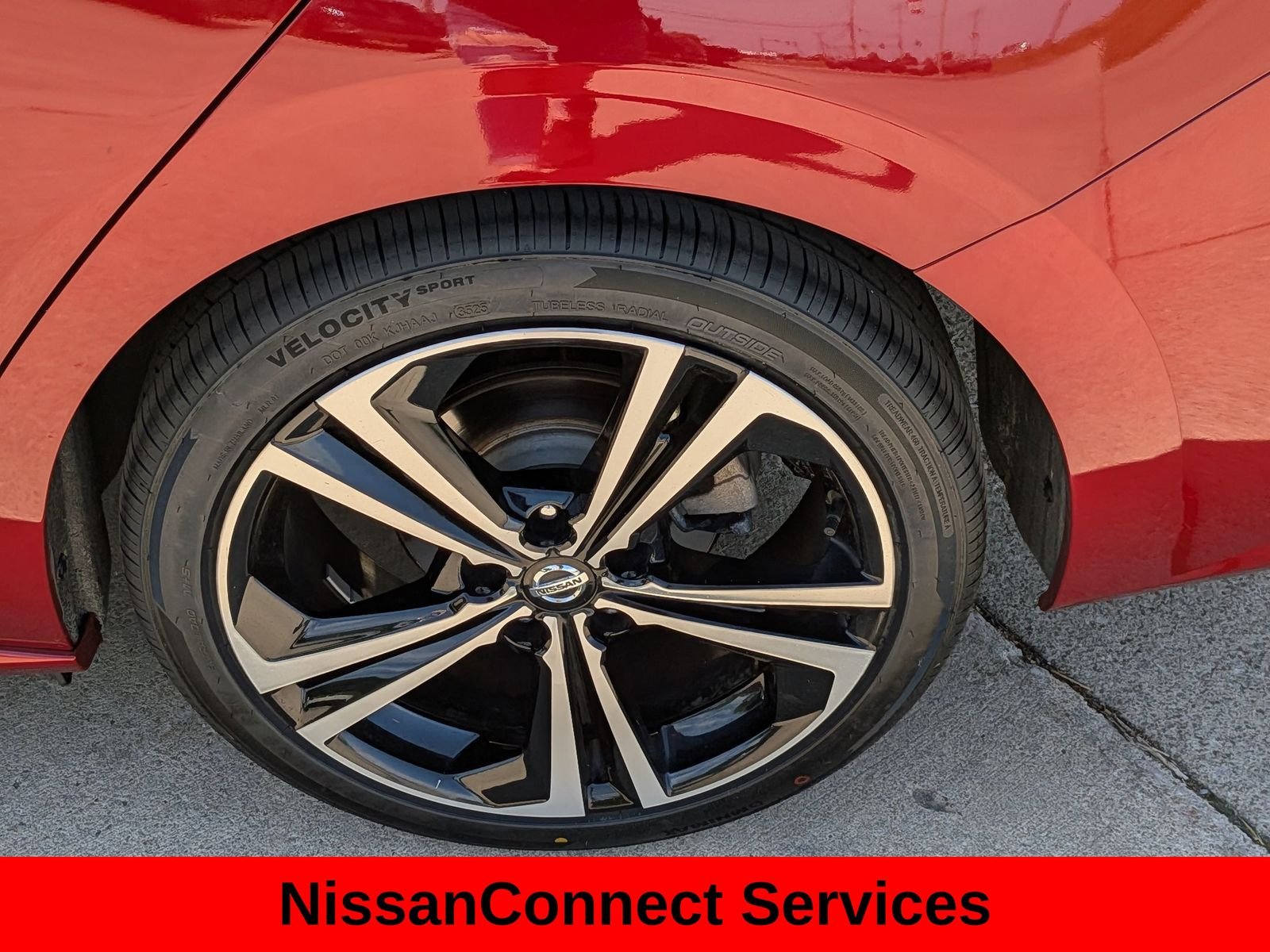 Used 2023 Scarlet Nissan SR image 12