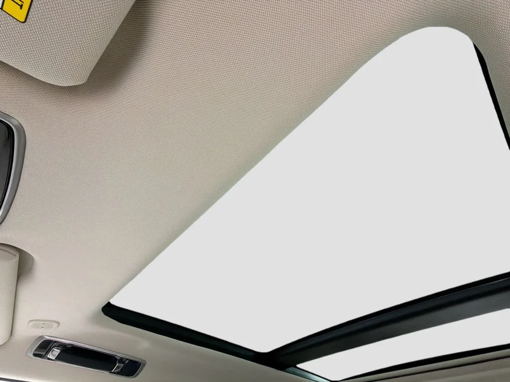 New 2026 Fuji White Land Rover SE image 23