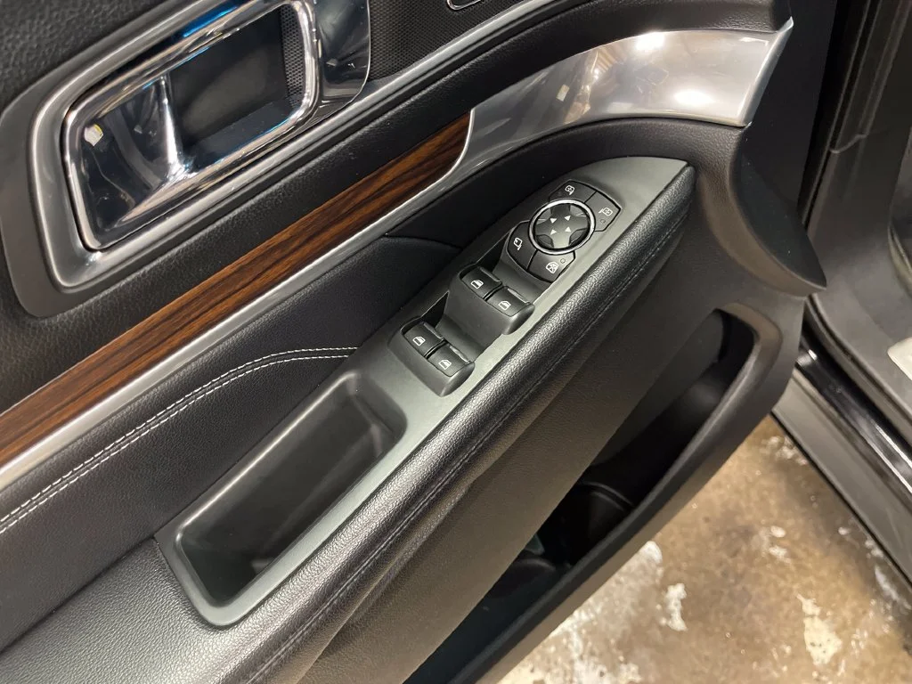Used 2016 Black Ford Limited image 16
