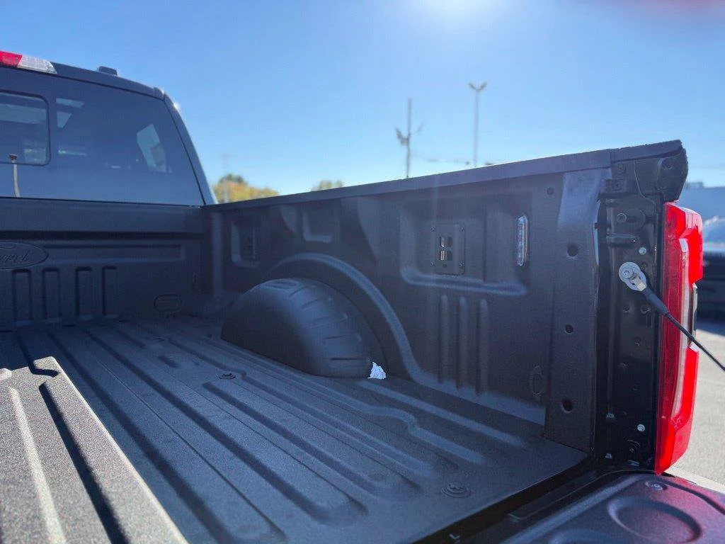 New 2027 Agate Black Metallic Ford F-250® Lariat® image 8