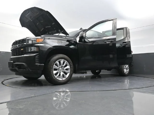 Used 2020  Chevrolet Custom image 41
