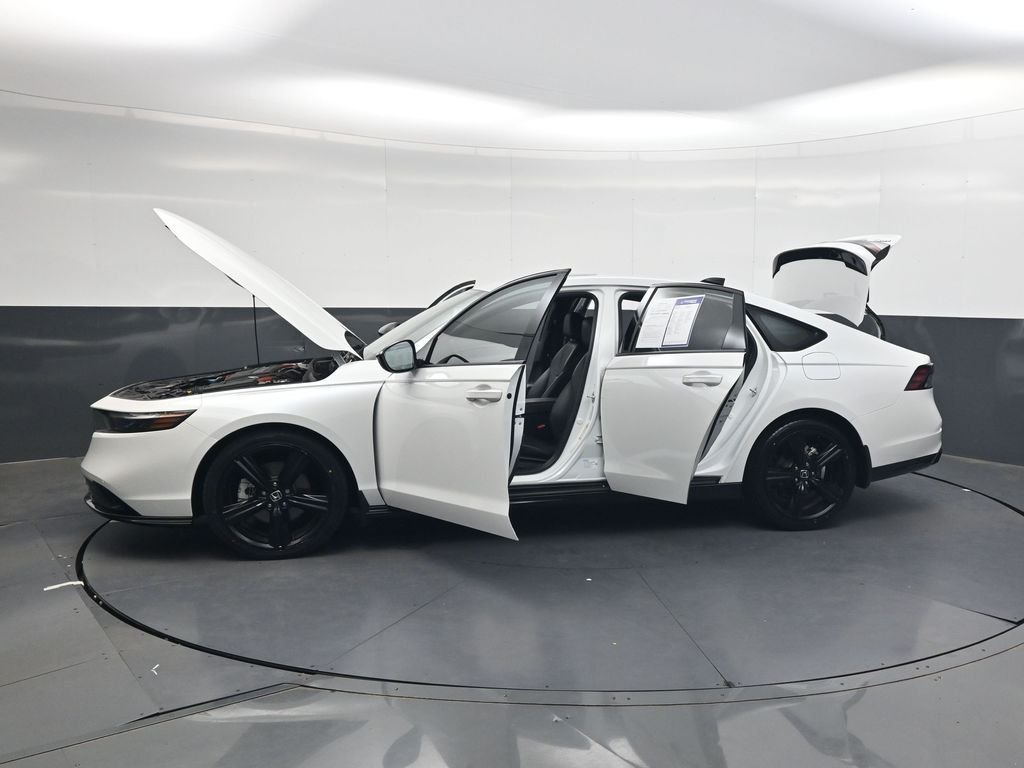 Used 2023  Honda Sport-L image 40