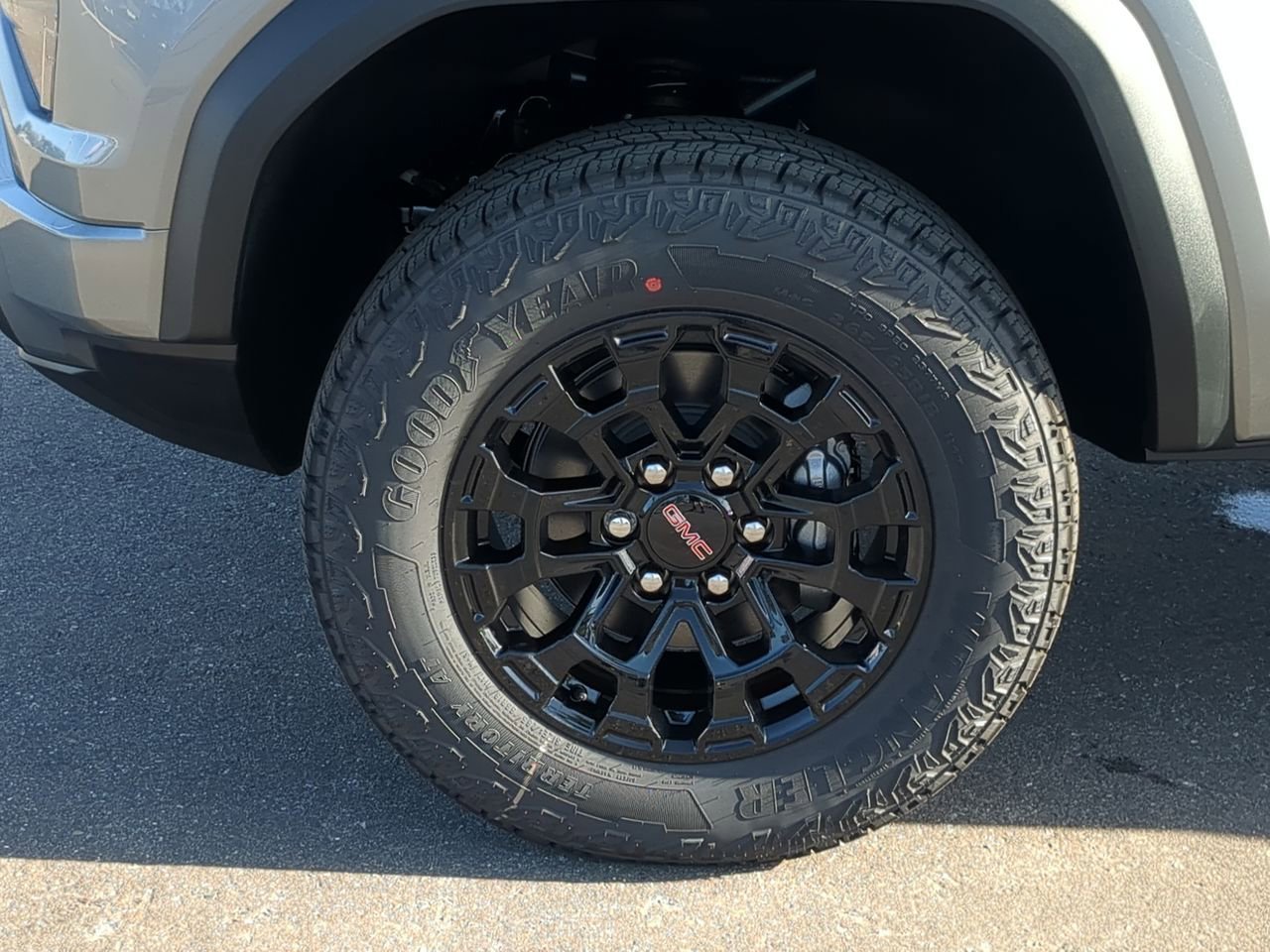 New 2026 Sterling Metallic GMC Elevation image 31