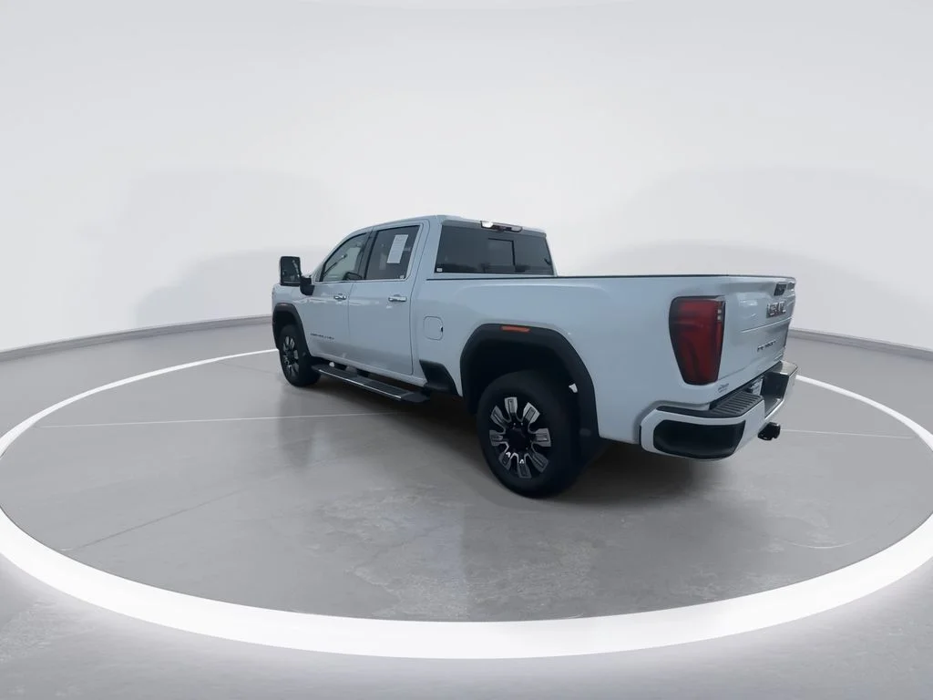 Used 2024 White GMC Denali image 6