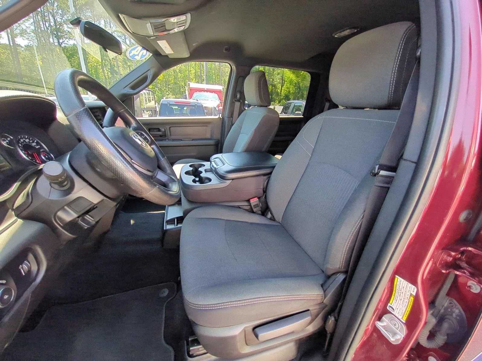 Used 2024 Delmonico Red Pearlcoat Ram Tradesman image 17