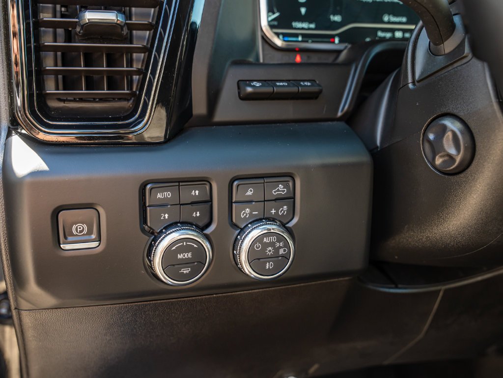 Used 2024 Onyx Black GMC Denali image 42