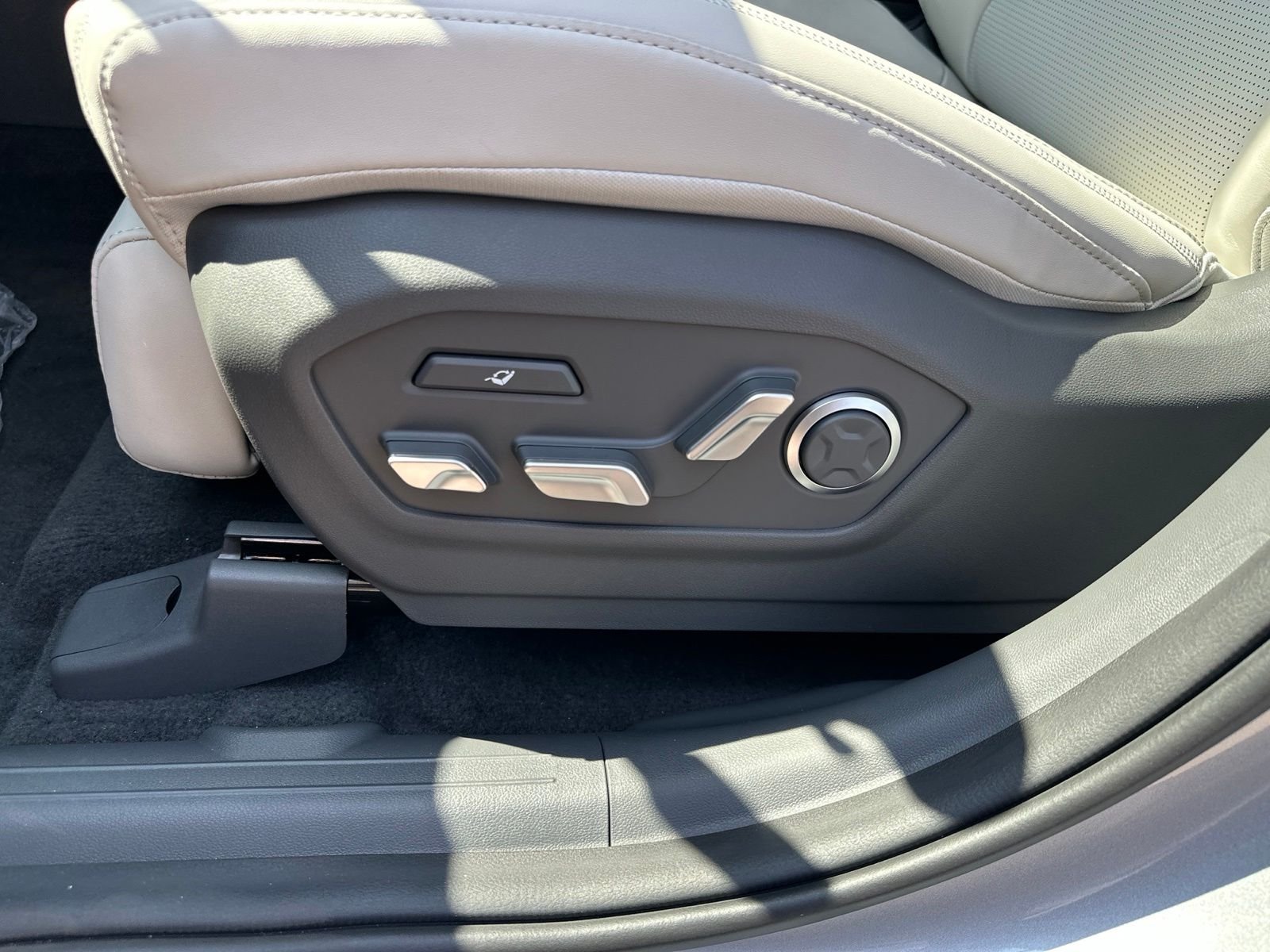 New 2027 Silver Hyundai Calligraphy AWD image 11