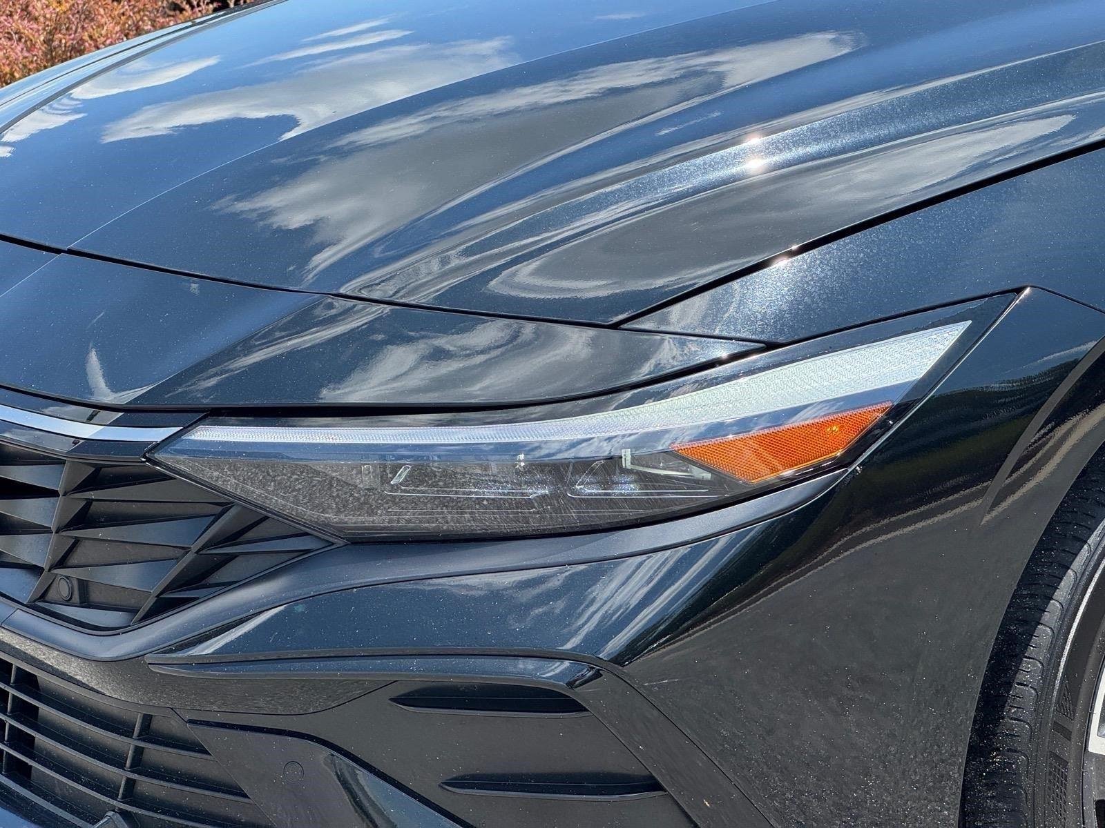 Used 2024 Abyss Black Hyundai Limited image 9