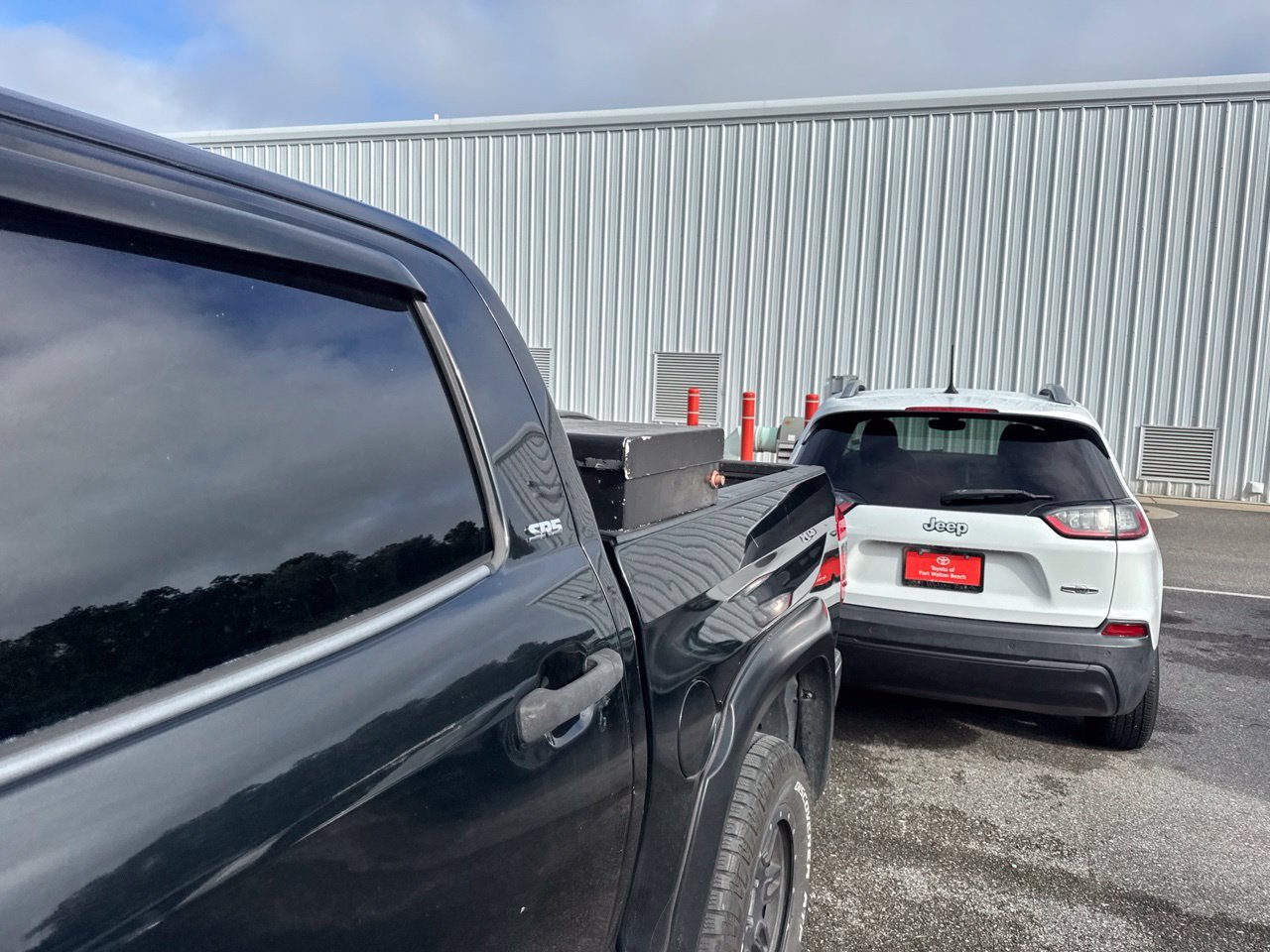 Used 2018 Black Toyota SR5 image 4