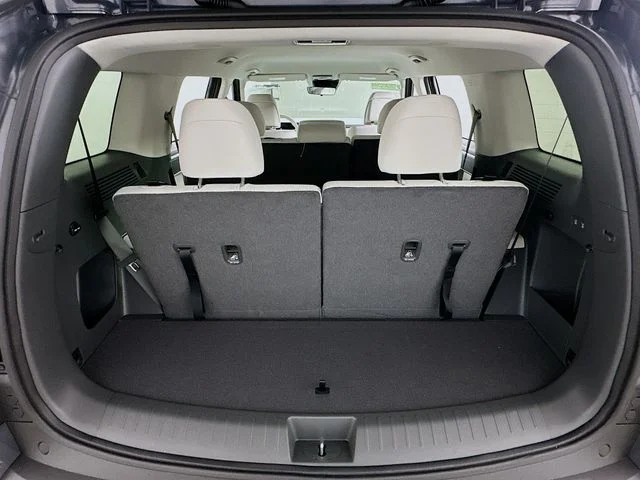 New 2026 Gray Hyundai SE image 22