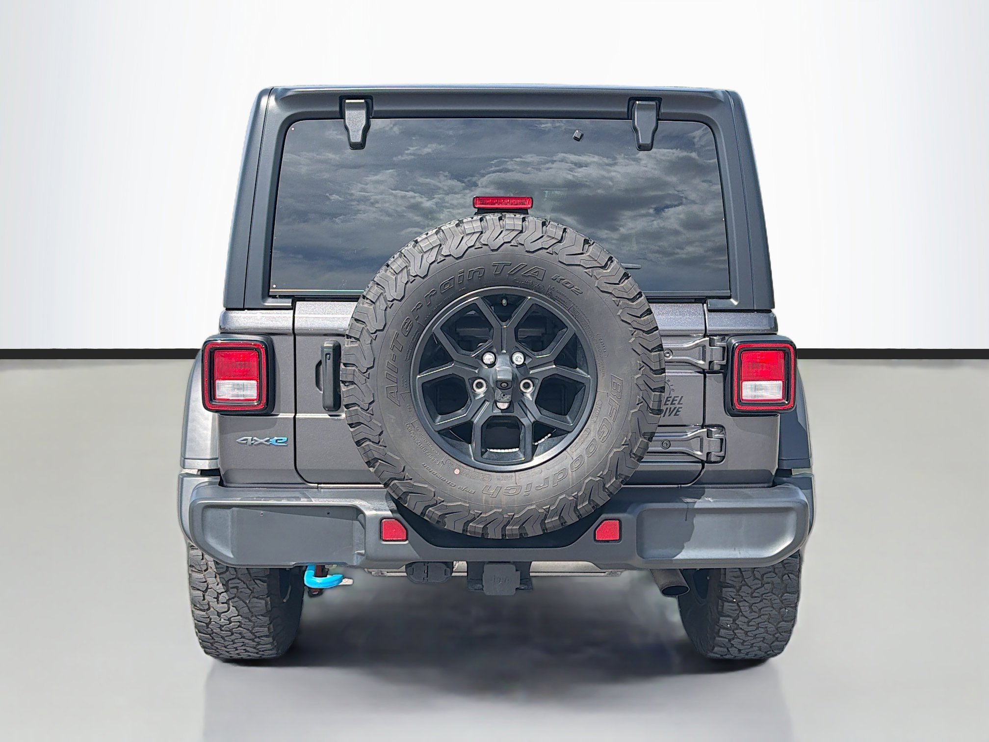 Used 2024 Granite Crystal Metallic Clearcoat Jeep Willys image 4