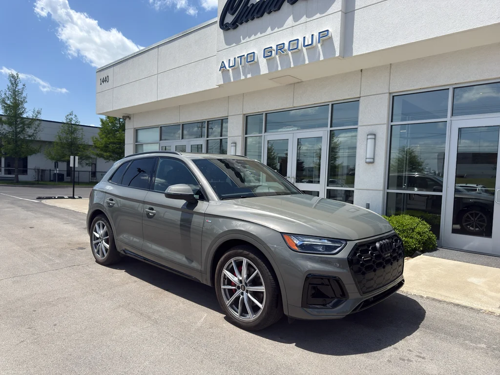 2024 Audi Q5 55 e Premium Plus's photo