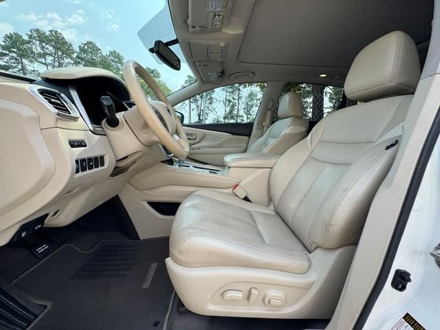 Used 2018 White Nissan SL image 14