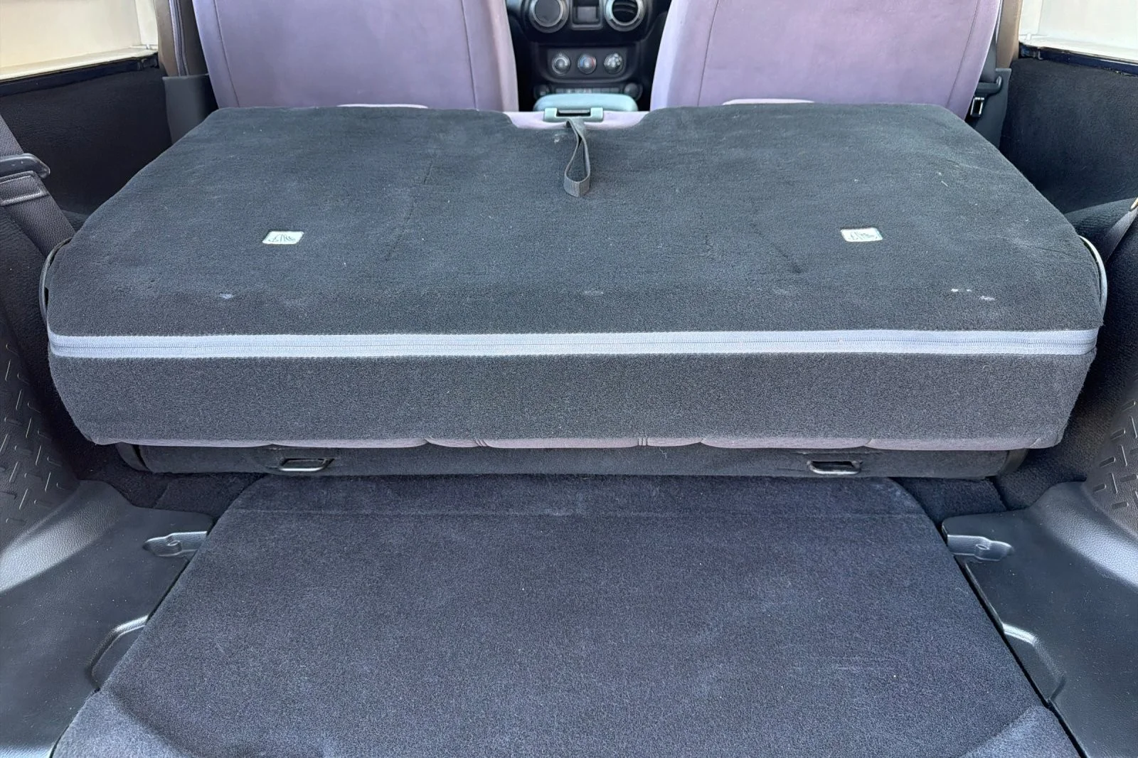 Used 2013 TRUE BLUE PEARLCOAT Jeep Sport image 14