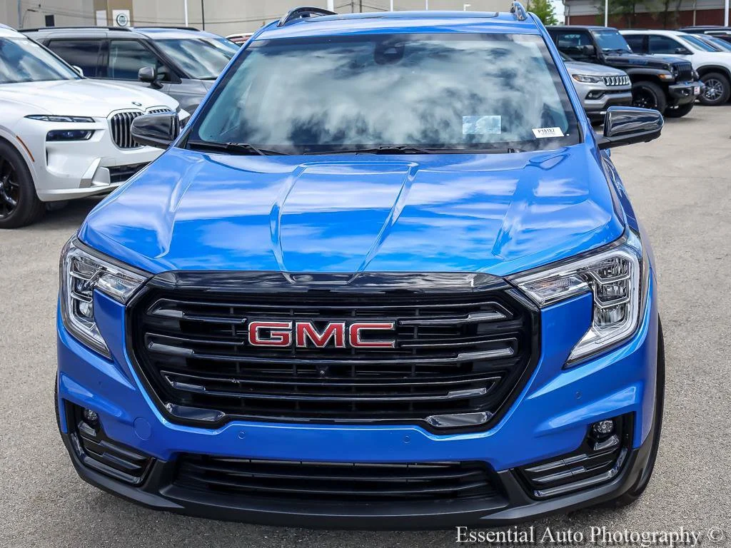 Certified Used 2024 Riptide Metallic GMC SLT image 6