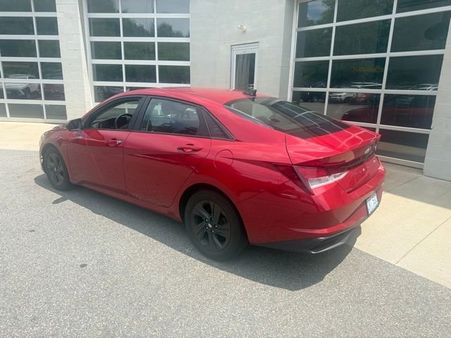 Used 2021 Red Hyundai SEL image 2