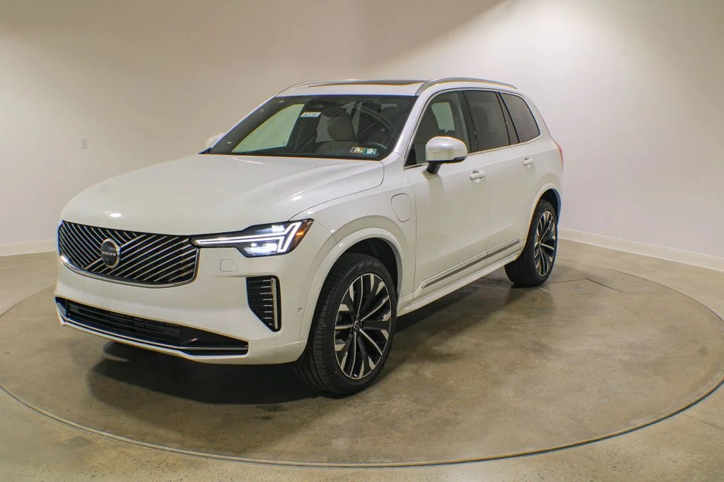 2026 Volvo XC90 T8 Recharge Plus Bright 7-Seat 4WD's photo