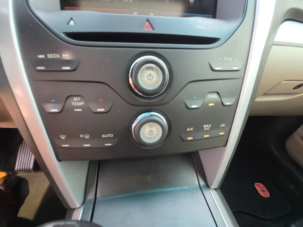 Used 2012 White Ford XLT image 17