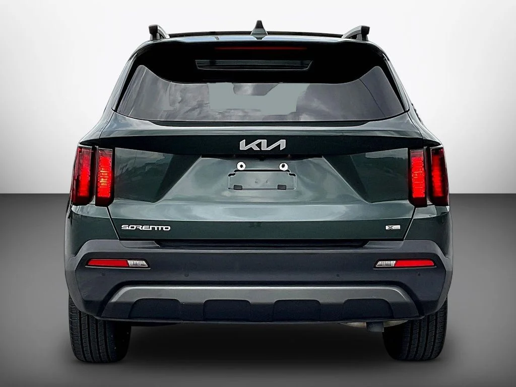 Used 2023 Green Kia X-Line EX image 5