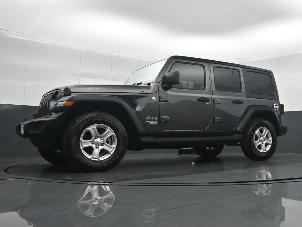 Used 2018 Gray Jeep Unlimited Sport S image 26