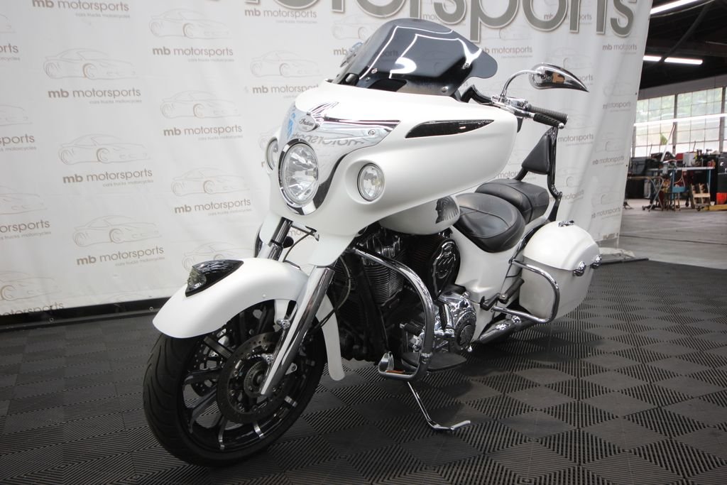 Used 2017 White Indian N17TCNAAAS image 1