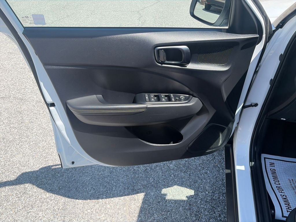 Used 2025 White Hyundai Limited image 11