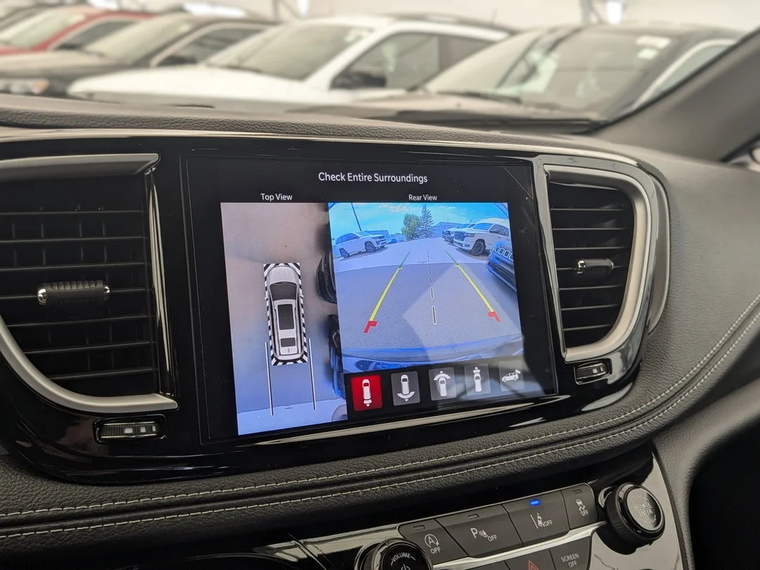 New 2027 Black Chrysler Select - - AWD - 3.6L Pentastar V6 - Safety Sphere Pkg - 360 Surround View Cam & More! image 22