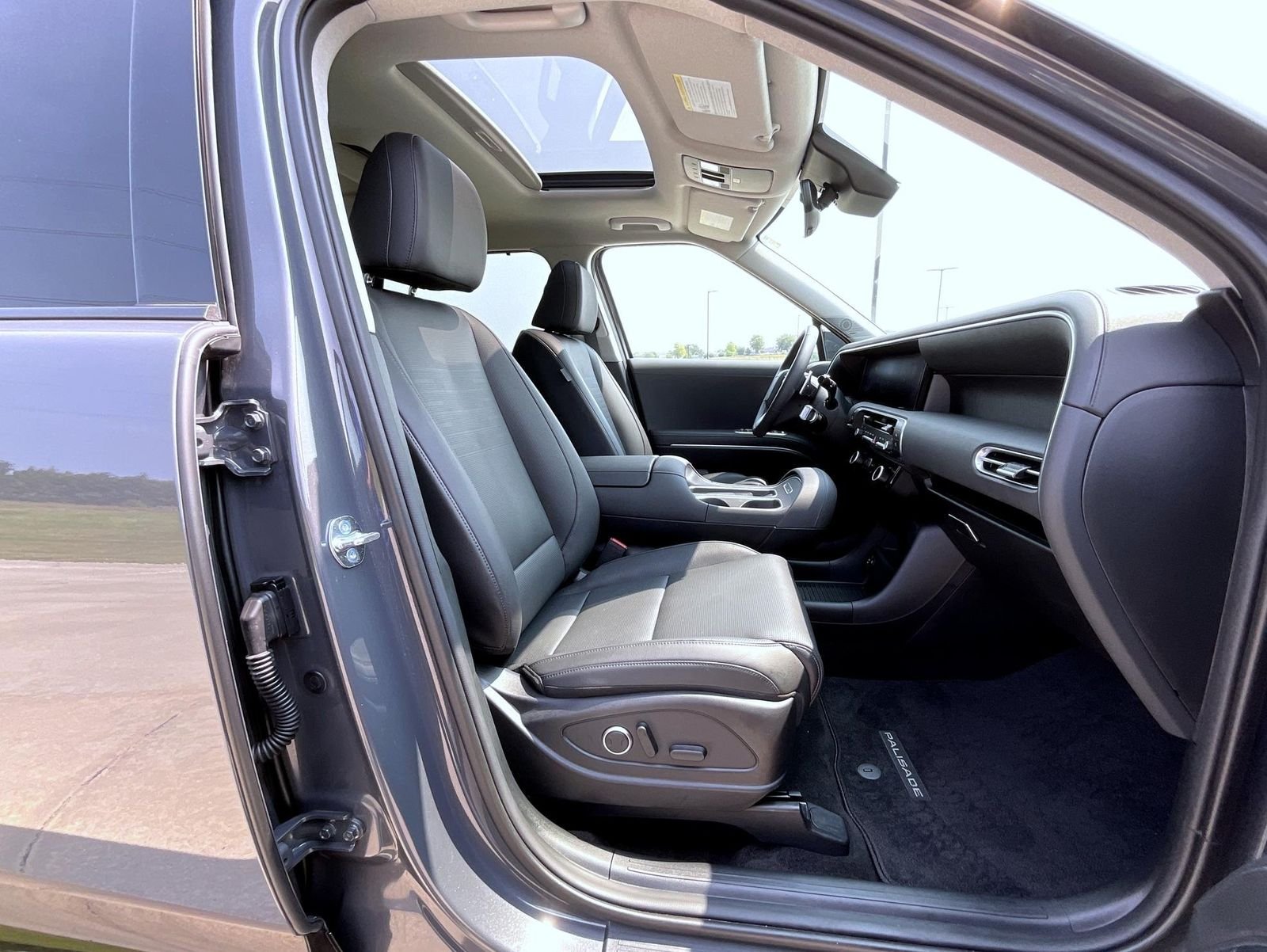 2026 Hyundai Palisade Limited - Photo 16