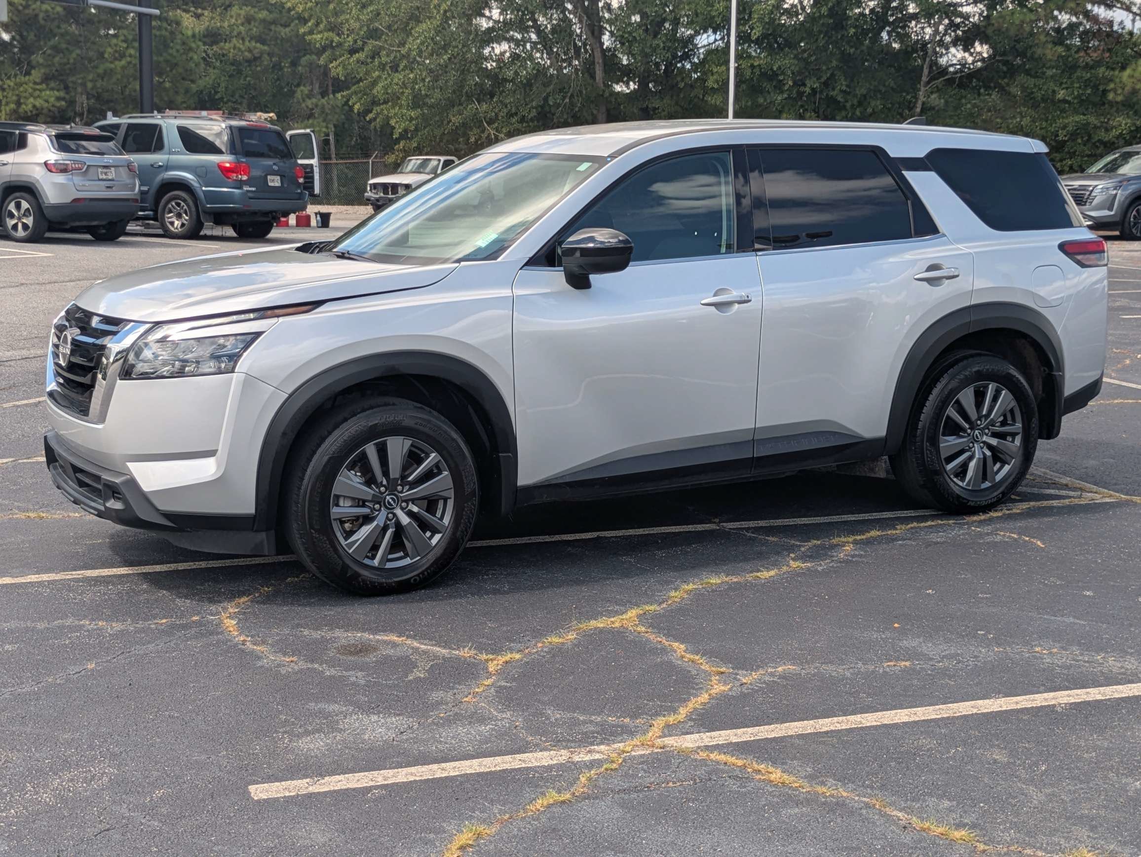 Used 2024 Silver Nissan S image 7
