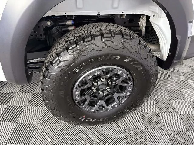 Used 2026 Oxford White Ford Raptor image 38
