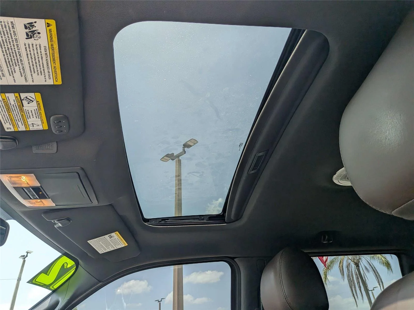Used 2012  Ford Platinum image 21
