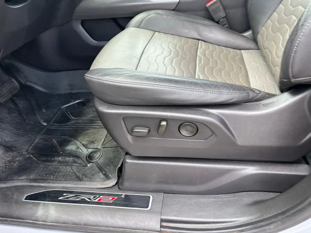 Used 2024 Gray Chevrolet ZR2 image 23