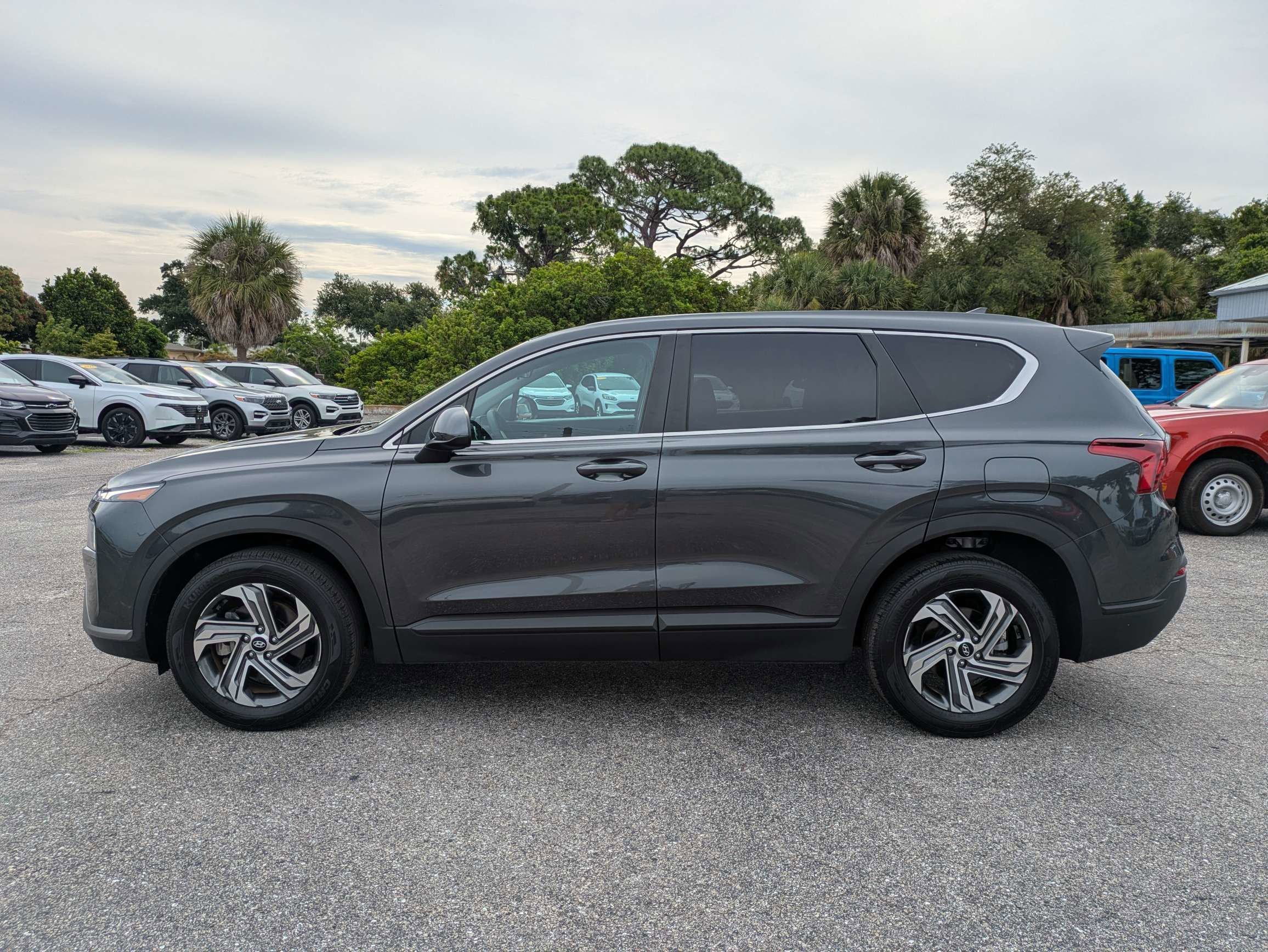 Used 2023 Portofino Gray Hyundai SE image 7