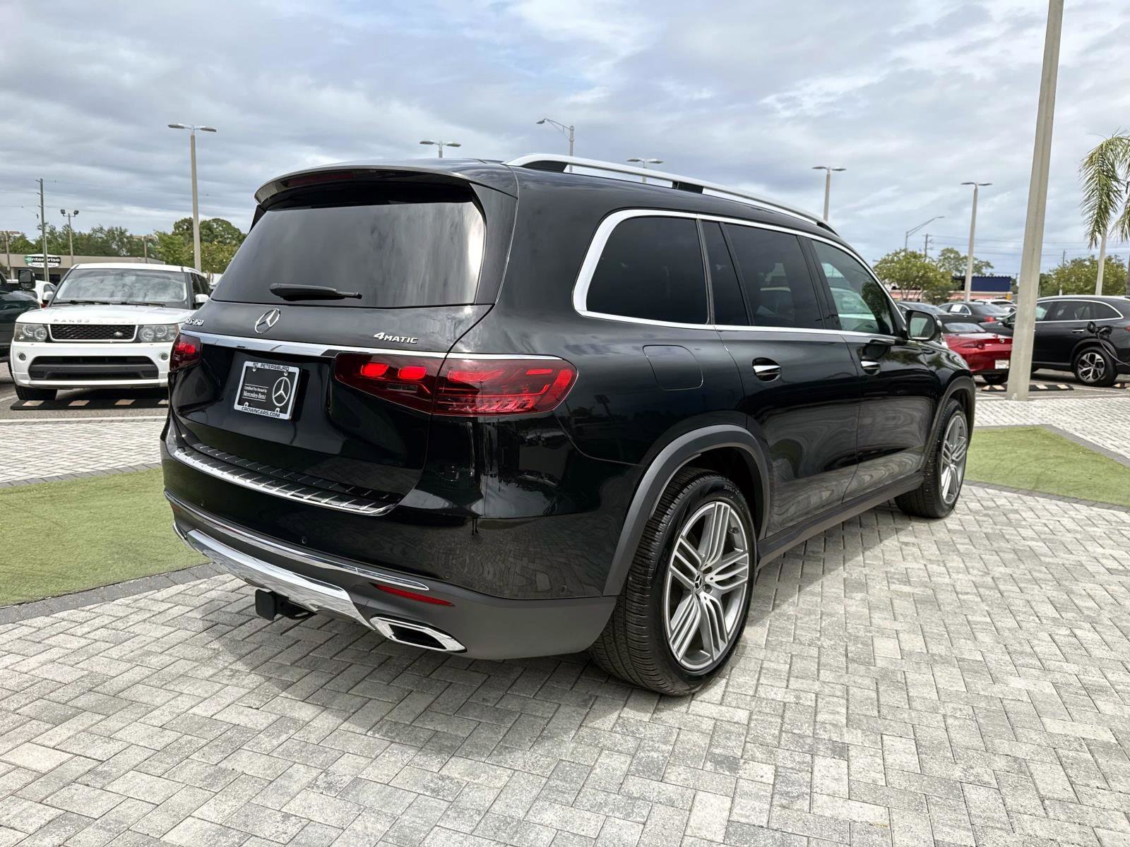 Certified Used 2025 Obsidian Black Metallic Mercedes-Benz 450 image 5