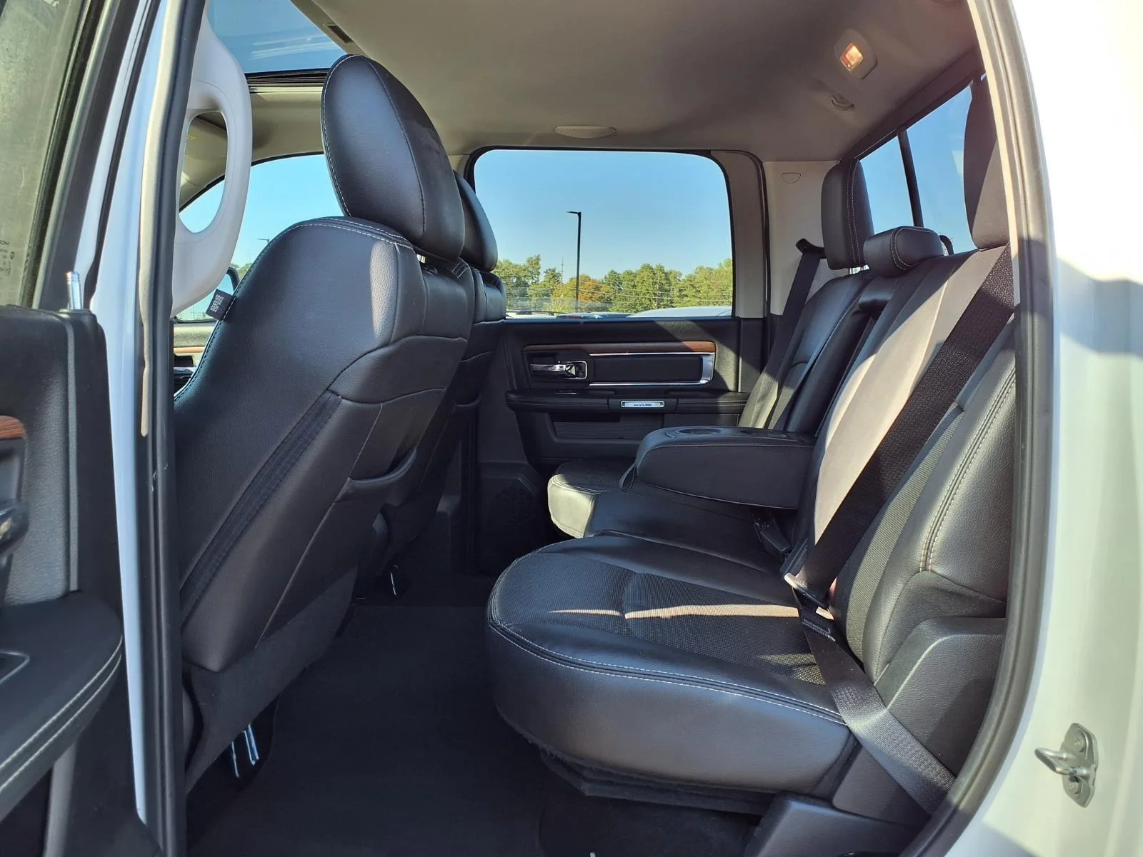Used 2016 Bright White Clearcoat Ram Laramie image 27