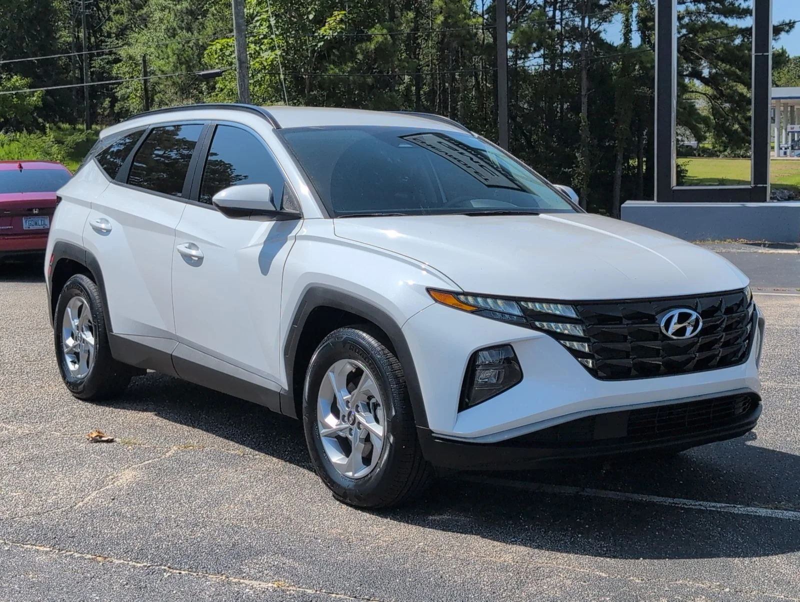 Used 2024 White Hyundai SEL image 9