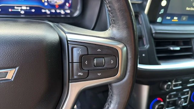 Used 2022 Black Chevrolet Z71 image 24