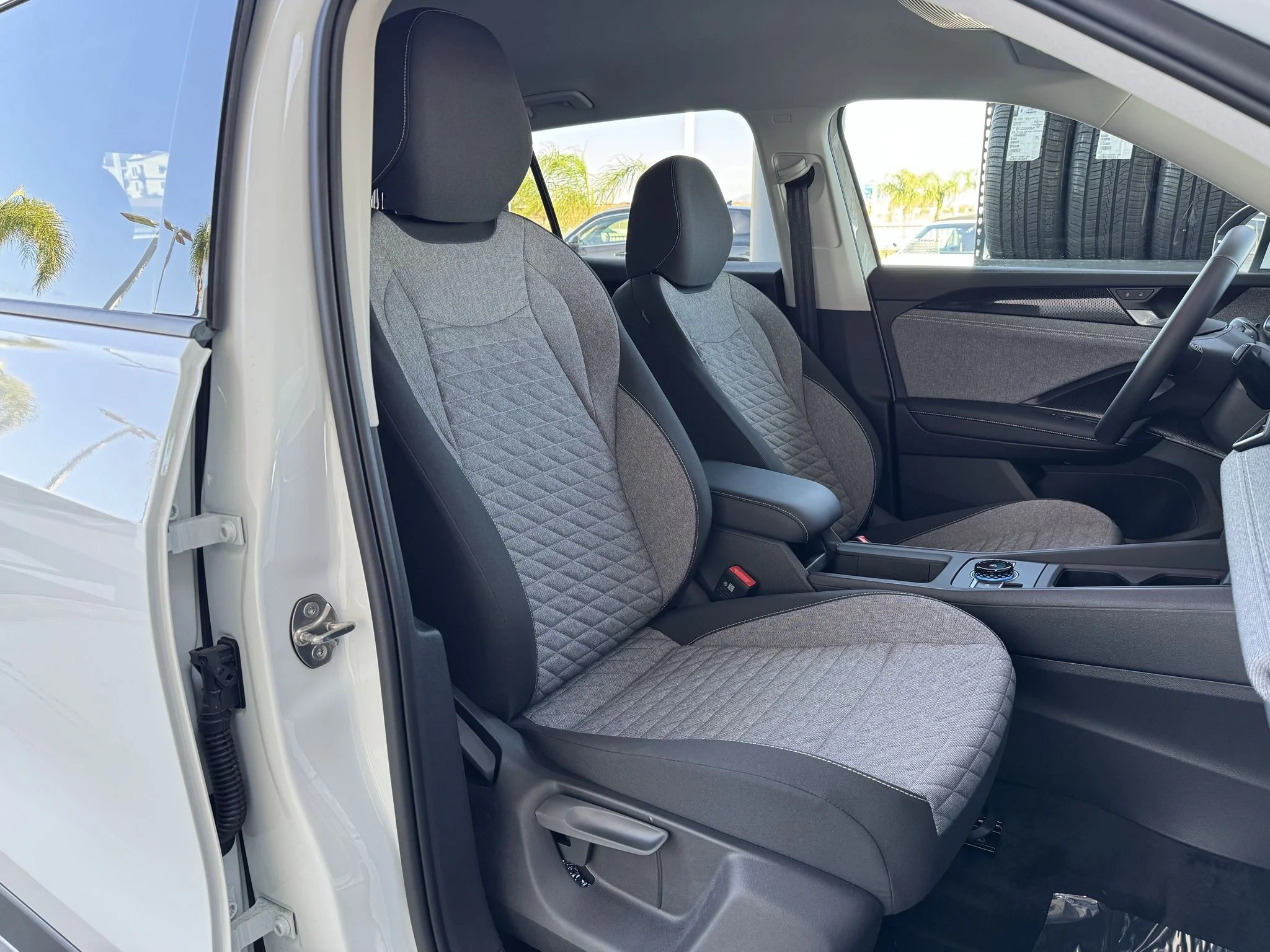 New 2026 Pure White Volkswagen S image 32