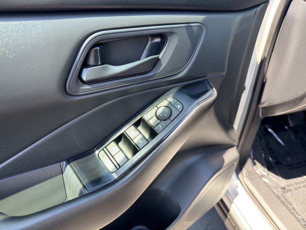 Used 2024 Silver Nissan S image 13