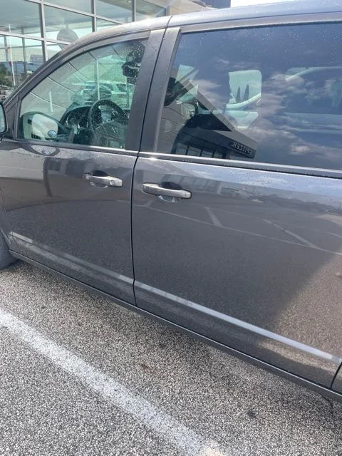 Used 2018 Gray Dodge SE image 17