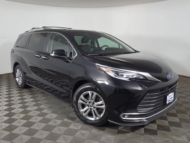 2022 Toyota Sienna Platinum 7-Passenger