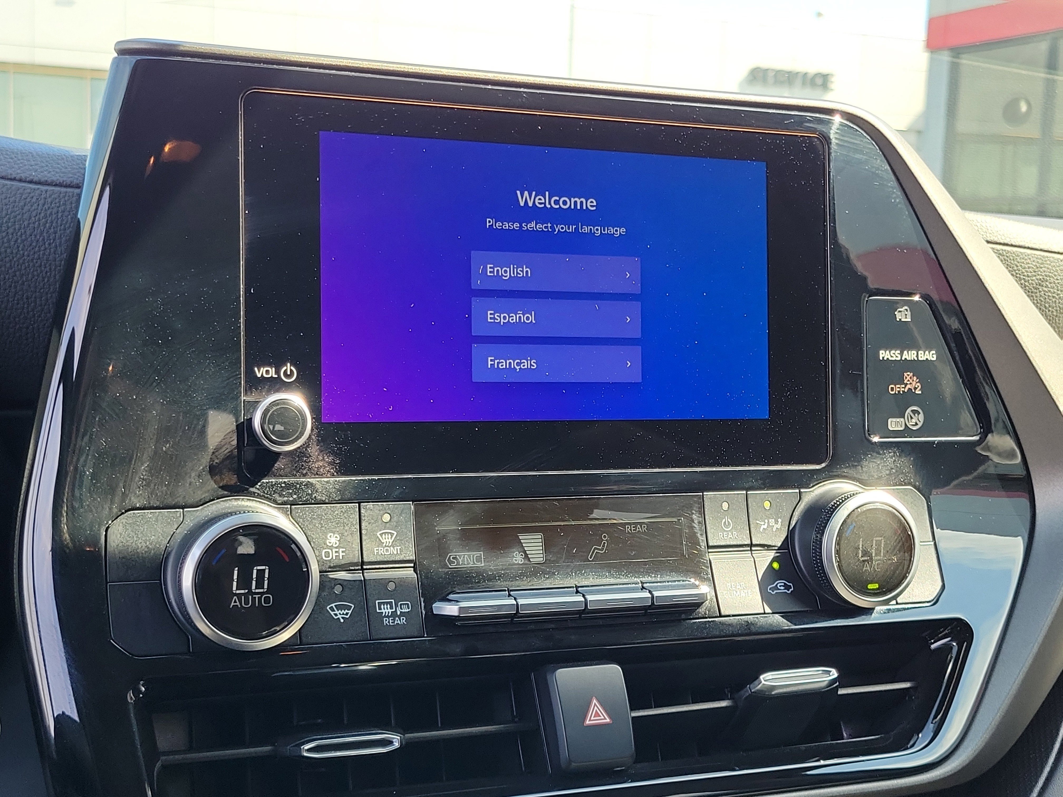 2024 Toyota Highlander LE - Photo 26