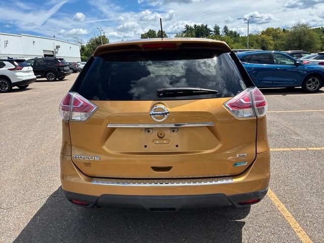 Used 2014 Orange Nissan S image 4